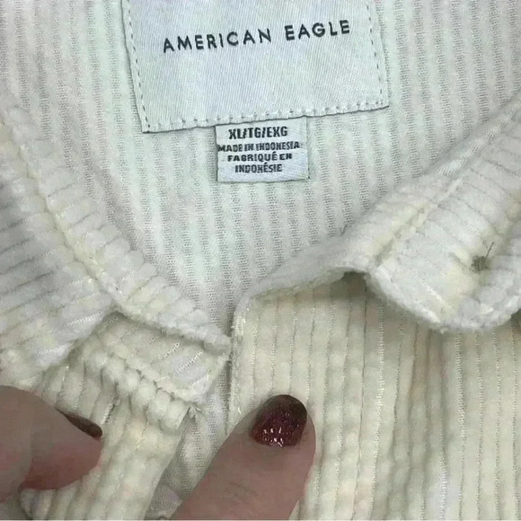 American Eagle Outfitter corduroy cream cropped button up shirt, woman’s size xl - Picture 4 of 8